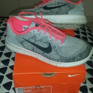 Nike free rn 2017